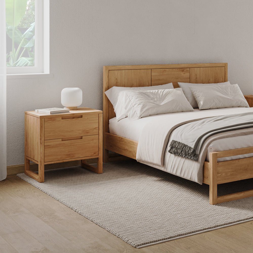 Bruno_XL_2_drawer_oak_2a5ce998-ea5a-440d-a410-f90798a41f9f pak-unique-oak-bedside-table-bedroom-scene