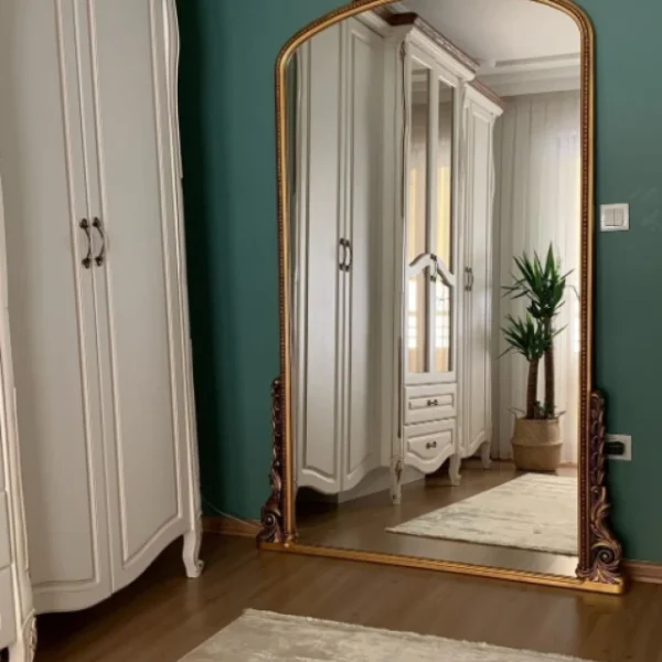 “Vintage Gold Full-Length Mirrored Frame – PakUnique Home Decor”
